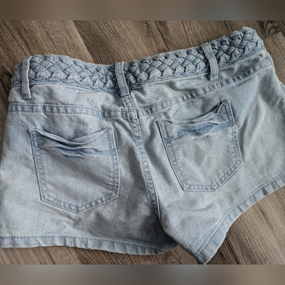 Forever 21 Denim Shorts Size 28 - Picture 3 of 4